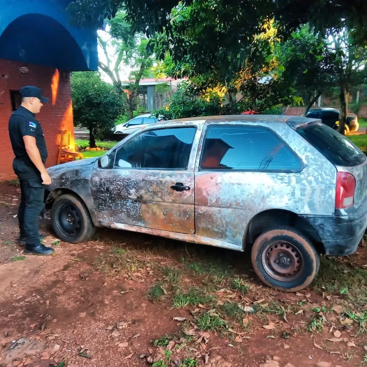 Aprovechó que una conductora dejó las llaves puestas en el auto y se lo robó: lo detuvieron