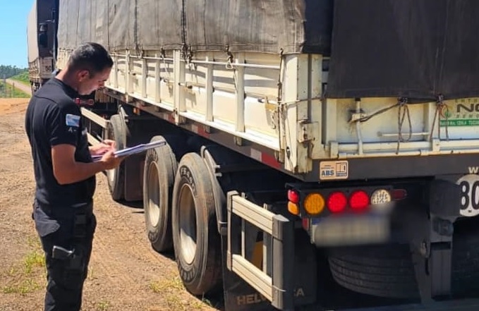 Tres camiones que transportaban soja fueron retenidos por distintas irregularidades en la provincia