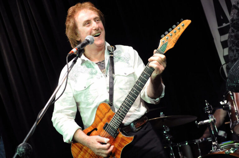 Murió el músico Denny Laine, guitarrista de Paul McCartney en los Wings
