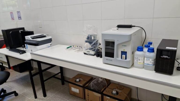 Destacan que en el 2023 la dirección de Bioquímica fortaleció los laboratorios y mejoró la calidad del servicio 2 4 - Hospital de Panambi 3 768x432 1 - 3