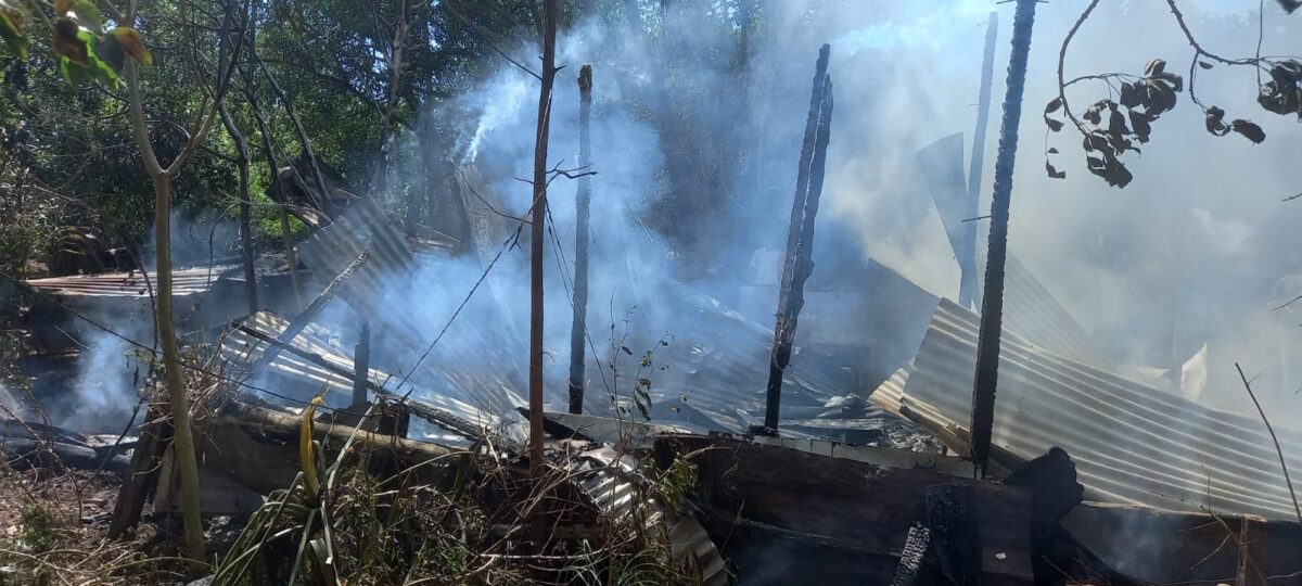 Vivienda fue consumida por el fuego en San Ignacio