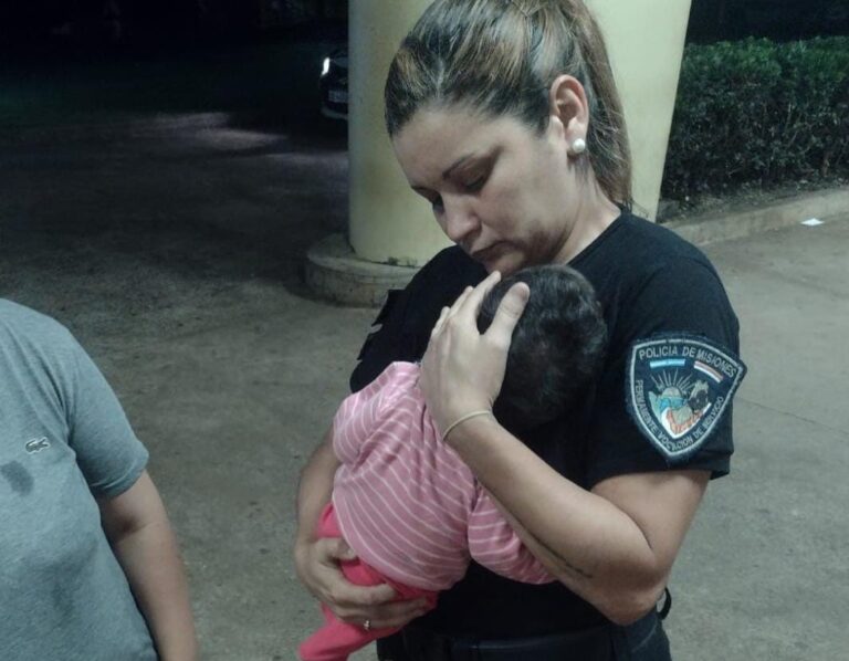 Posadas: agentes policiales reanimaron a una beba con dificultades respiratorias