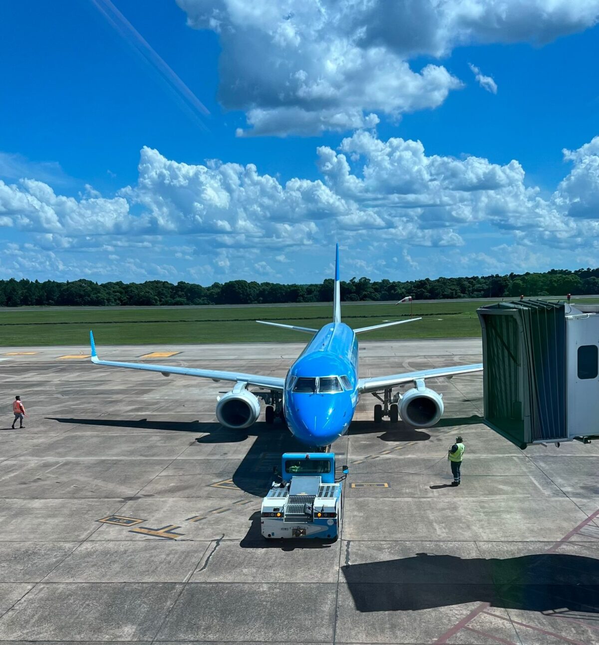 Misiones con más conectividad aérea: comenzó a operar el vuelo Resistencia - Iguazú