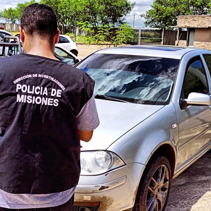 En operativos cerrojos la Policía interceptó dos vehículos robados en Buenos Aires