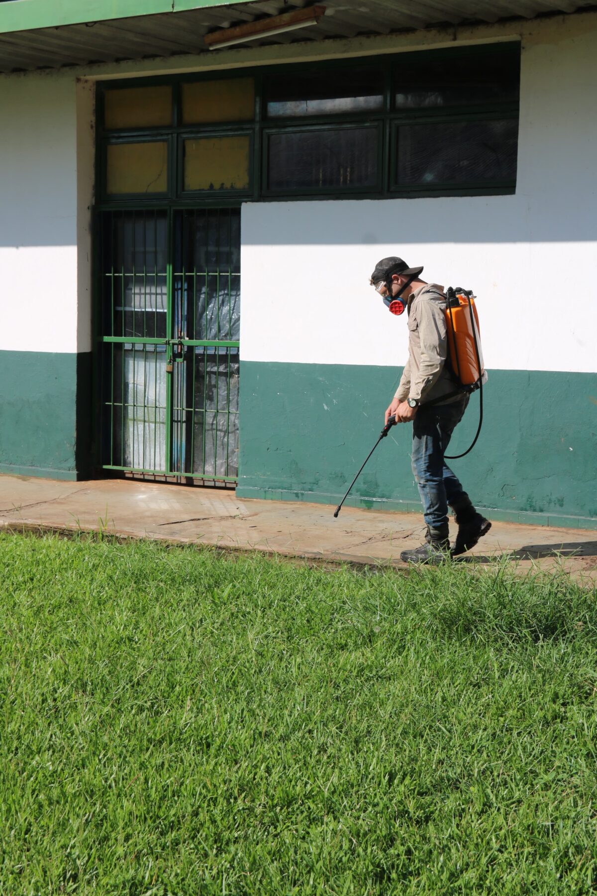 Concretaron operativos de desmalezamiento y fumigación en las cárceles misioneras