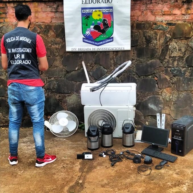 Operativo Escuela Segura: recuperaron elementos robado de dos establecimientos 1 2 - elementos recuperados 2 - 1