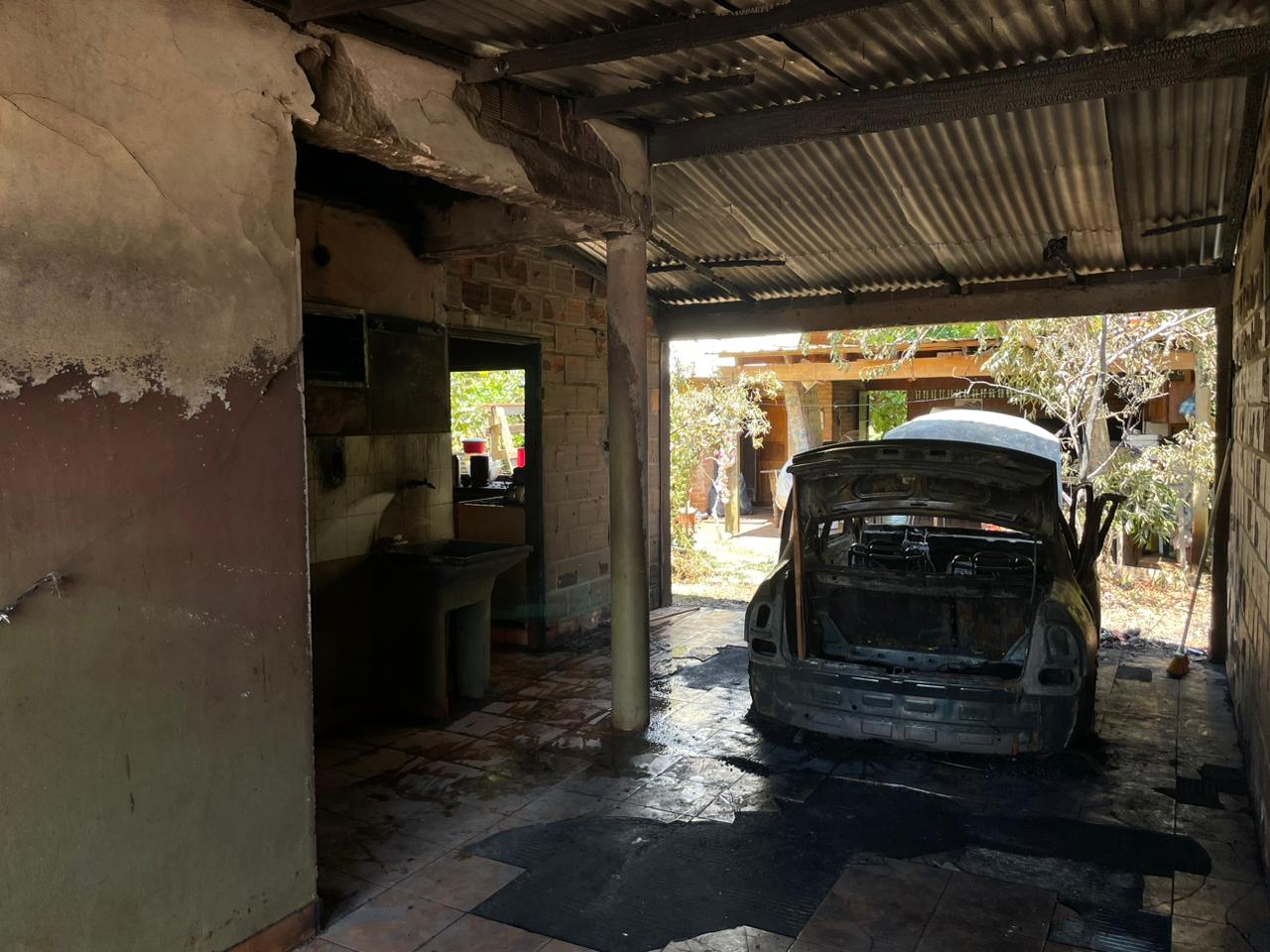 Santo Pipó: detuvieron a un hombre que incendió la vivienda y el auto de la actual pareja de su ex