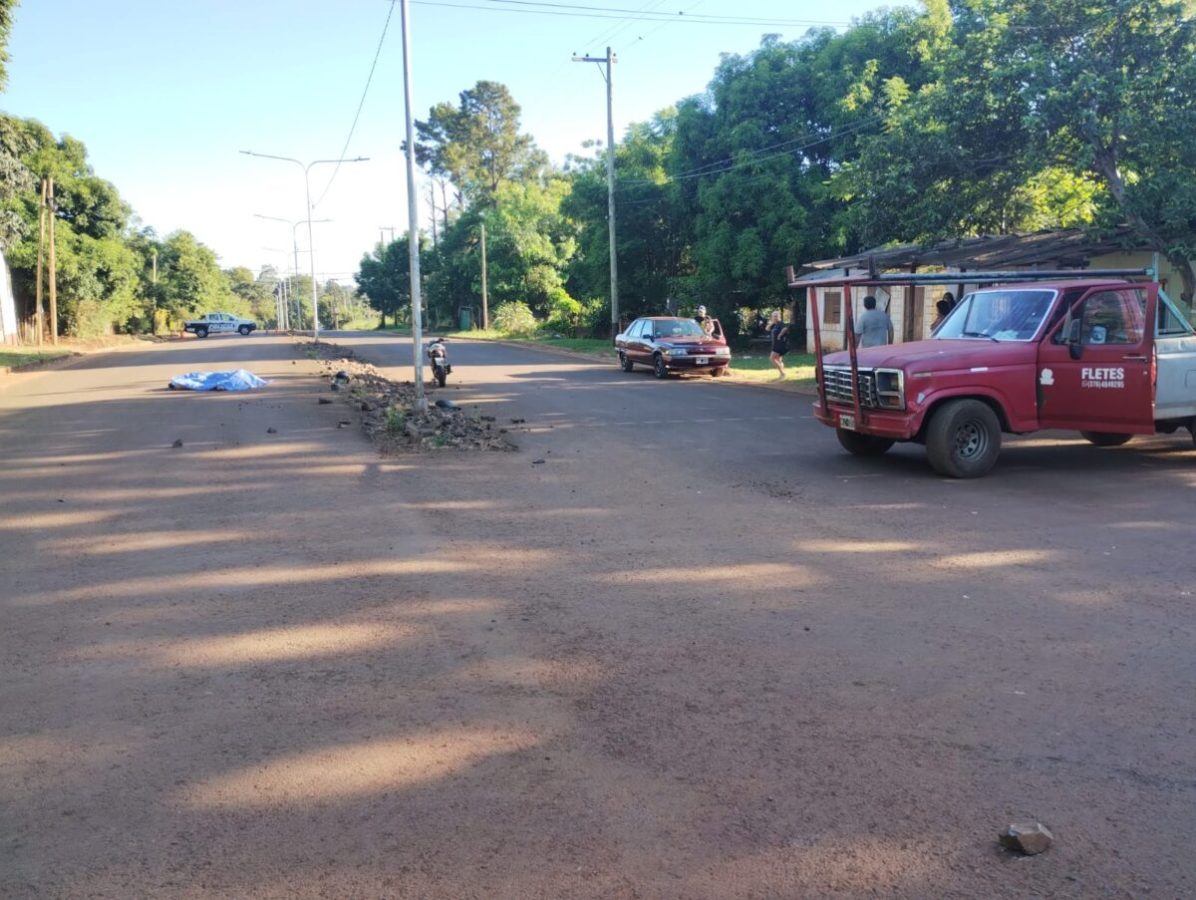 Un motociclista falleció tras impactar contra una camioneta en Posadas