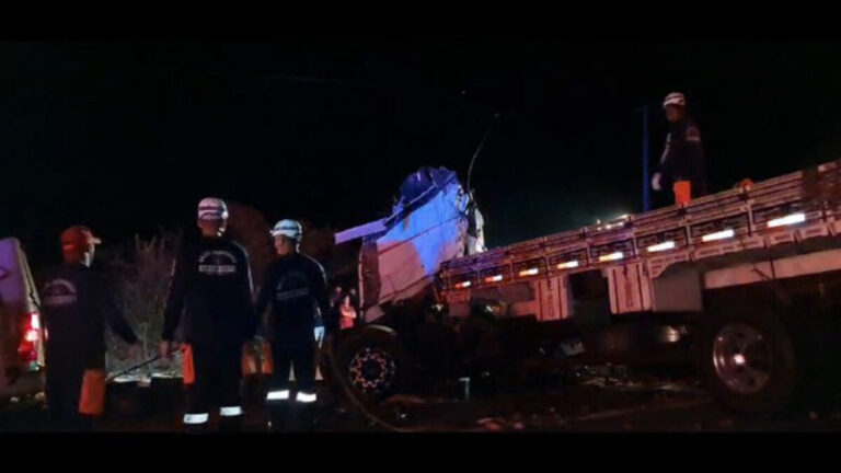 Brasil: chocaron un autobús y un camión y hay más de 20 fallecidos