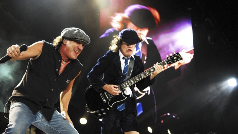 AC/DC regresa a los escenarios con solo dos de sus miembros clásicos