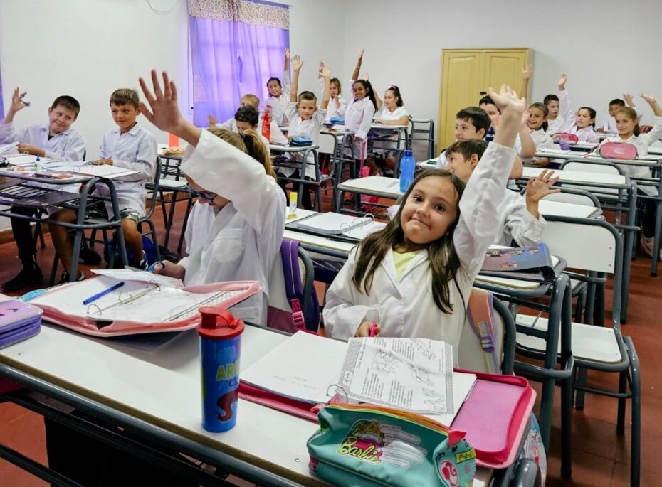 Casi 400 mil estudiantes vuelven a las aulas en la apertura del ciclo lectivo en Misiones (3)