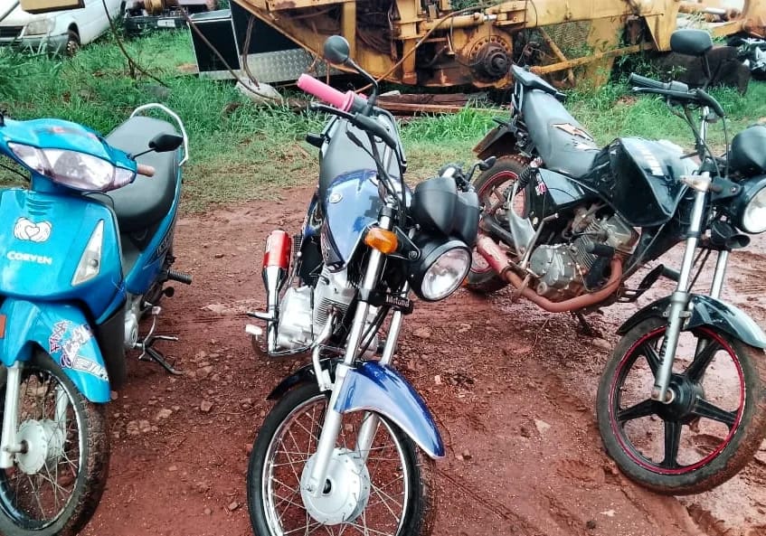 Detuvieron a motoqueros que corrian picadas y hacian maniobras peligrosas 1 - 3