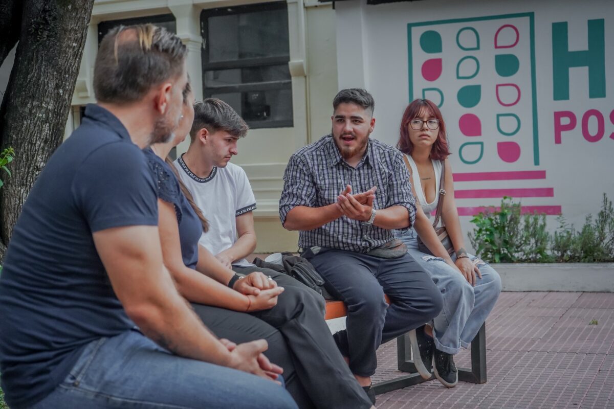 Encuentro entre jóvenes y concejales posadeños para fortalecer los lazos