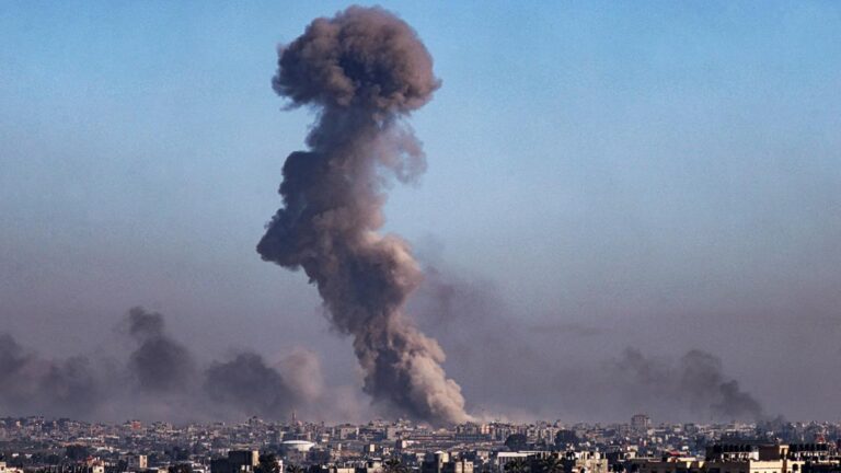 Israel continúa con los bombardeos en Gaza y ya al menos 25 palestinos muertos