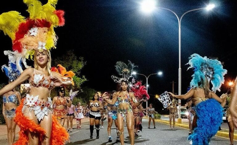 Se suspendió la última noche de los carnavales posadeños por las condiciones climáticas