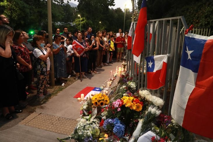 Miles de chilenos despiden al ex presidente Sebastián Piñera en un funeral de Estado