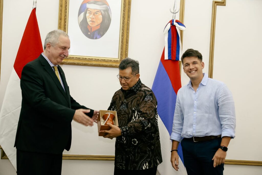 Passalacqua recibió al embajador de Indonesia: comercio y turismo, eje del encuentro