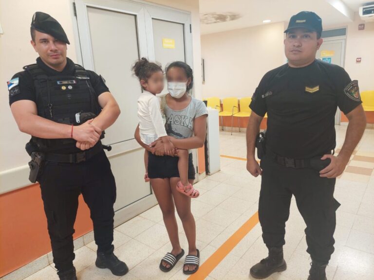 Con RCP policías salvaron la vida a una niña de 2 años con dificultades para respirar