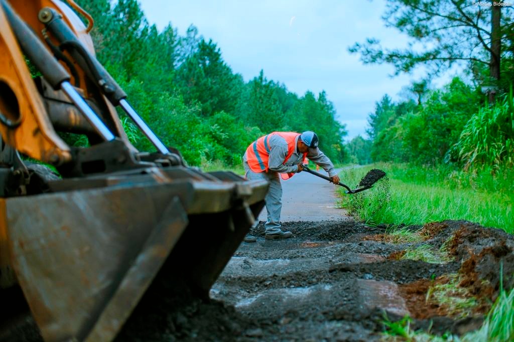 Vialidad avanzó con los trabajos de mantenimiento de la ruta provincial 225