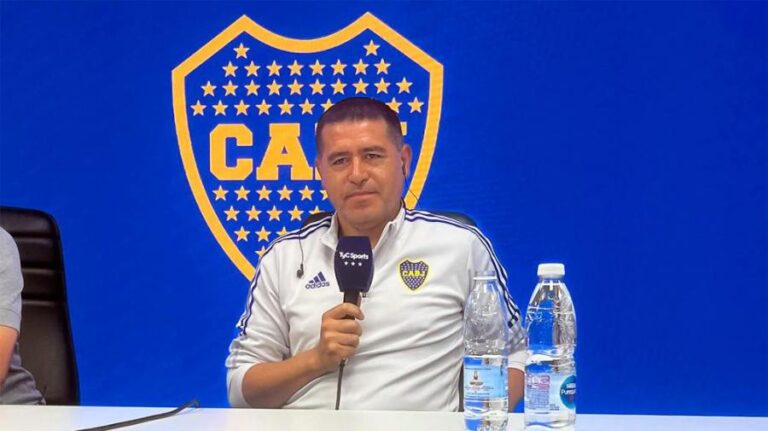 Riquelme reconoció que Boca juega mal pero respaldó a Diego Martínez
