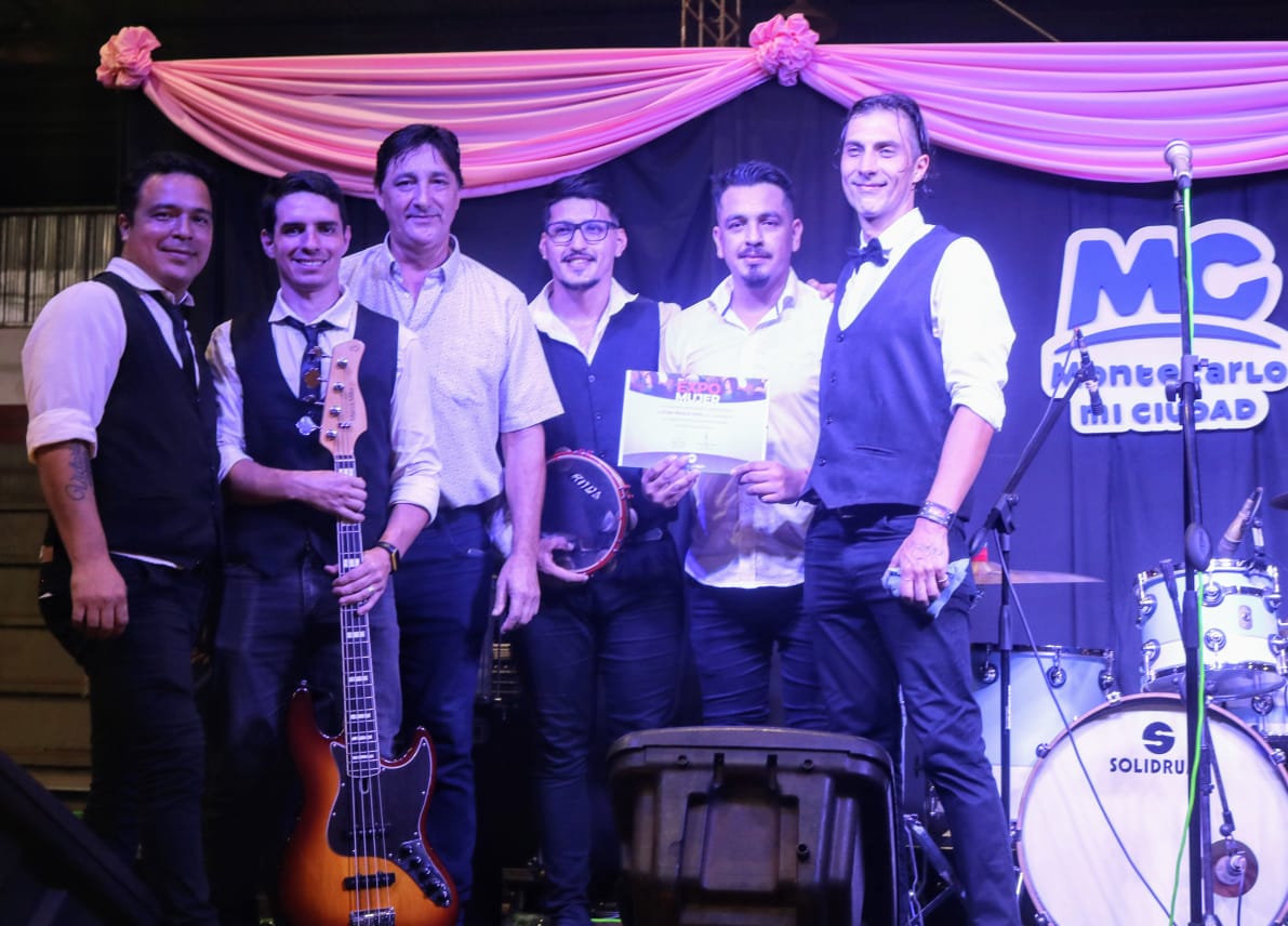 Con un gran show musical las mujeres de Montecarlo disfrutaron en su dia 5 - 7