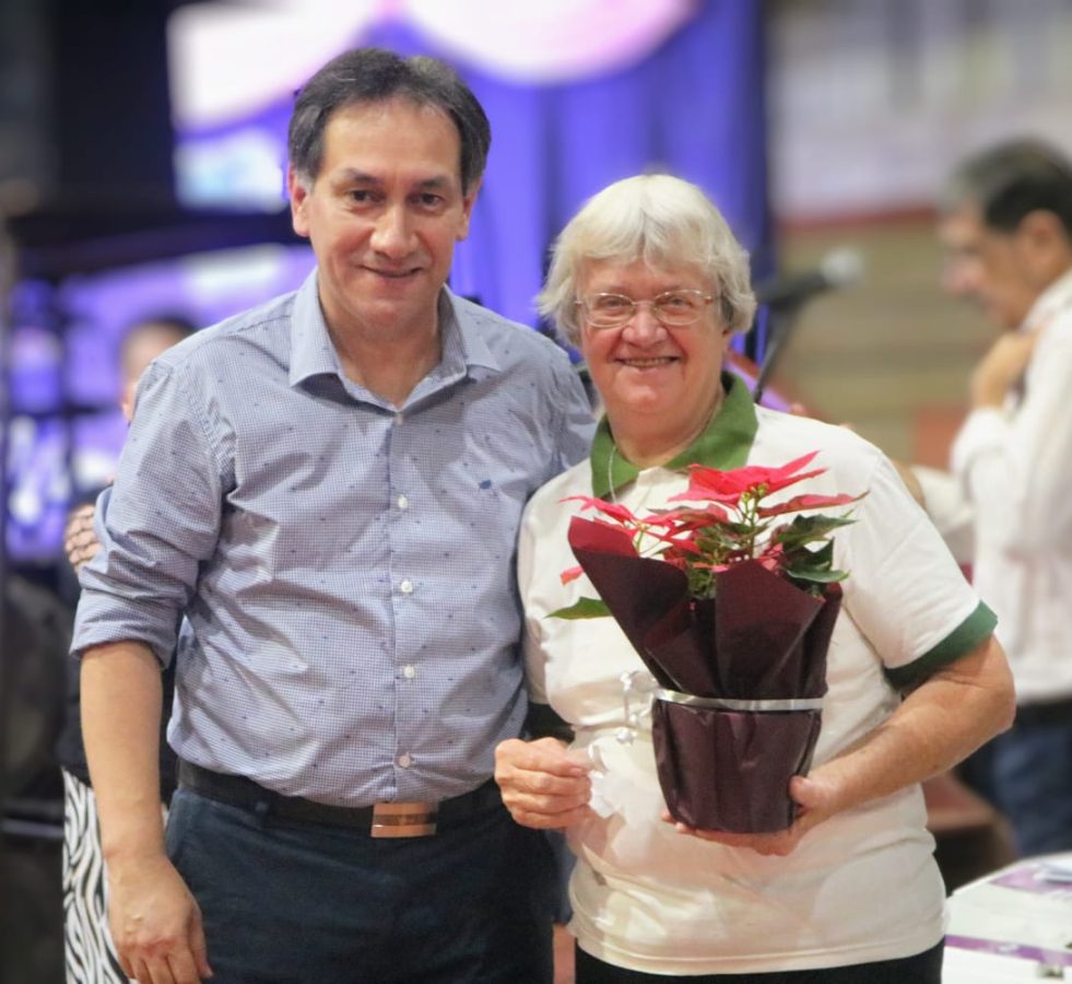Con un gran show musical las mujeres de Montecarlo disfrutaron en su dia 8 - 1