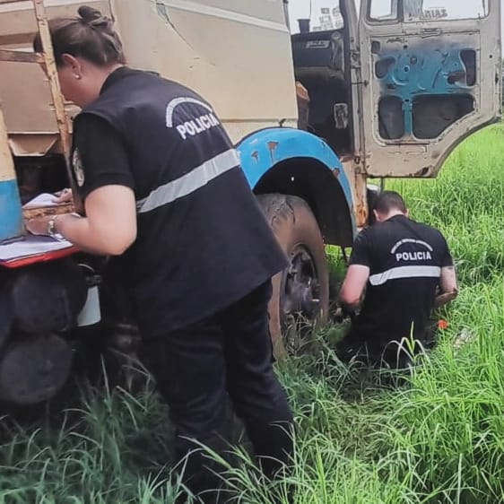 Desarman una chatarreria que funcionaba como aguantadero de objetos robados en Posadas 2 - 1