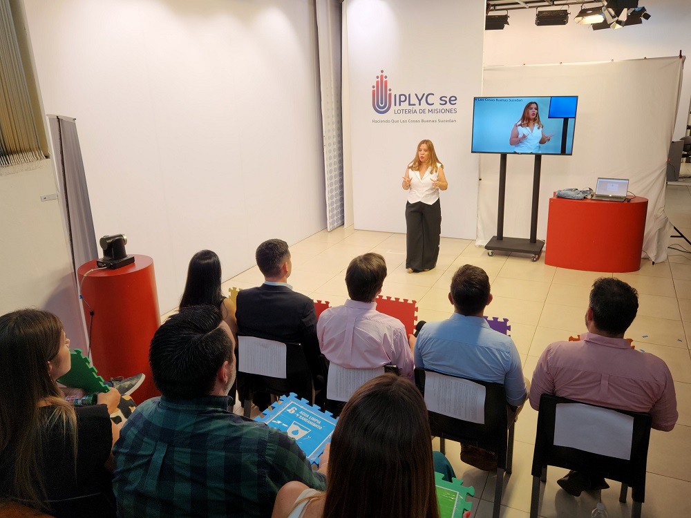 Capacitaron en Desarrollo Sostenible a empleados públicos, estudiantes y vecinos