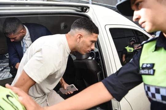 Detuvieron a los cuatro futbolistas de Vélez acusados de abuso sexual