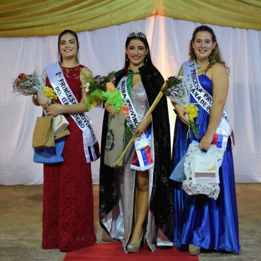 La 25o edicion de la Fiesta Provincial del Ternero en Montecarlo corono a sus reinas 1 - 1