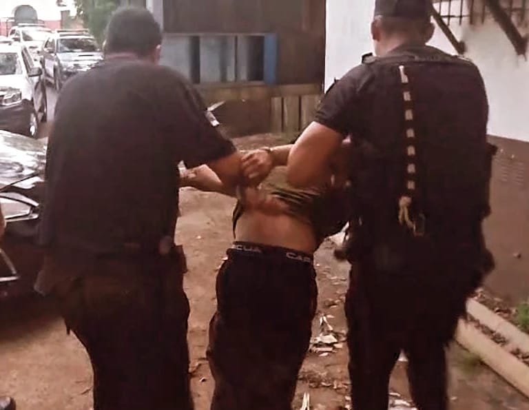 La Policía de Misiones detuvo a tres hombres por robar prendas femeninas en un depósito
