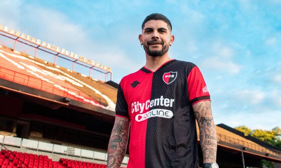 Banega se disculpó públicamente con Rapallini tras su polémica expulsión