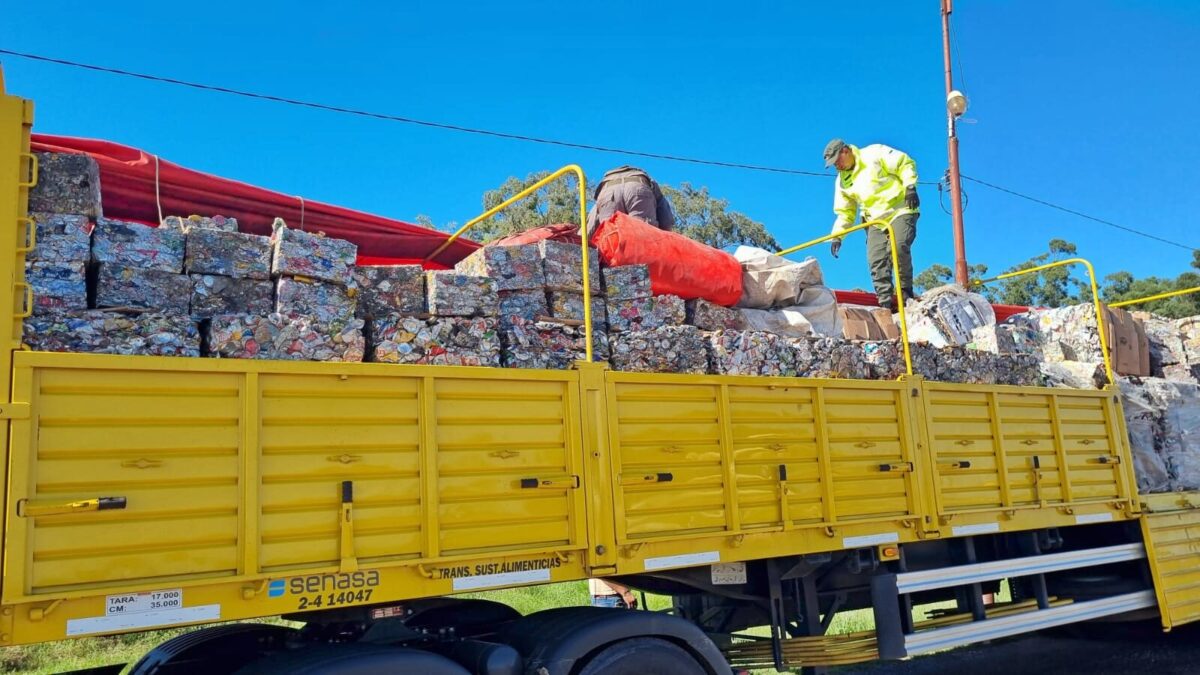 Descubren 46 toneladas de cobre y bronce que eran trasladados hacia Misiones en dos camiones