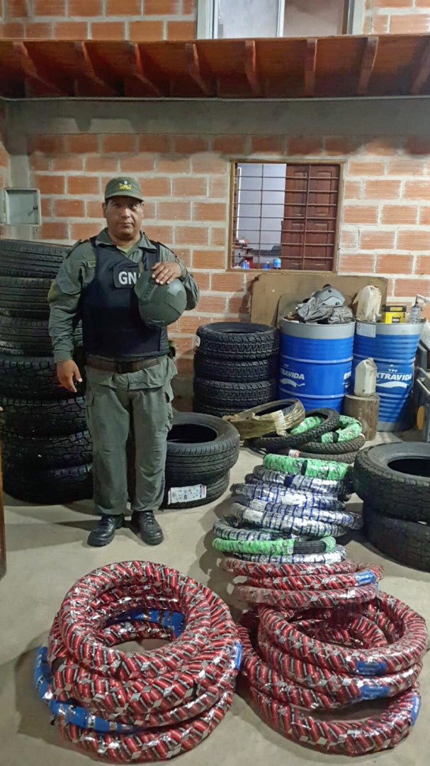 Misiones y Corrientes: desbaratan una banda dedicada al contrabando y secuestran mercadería valuada en más de $94 millones