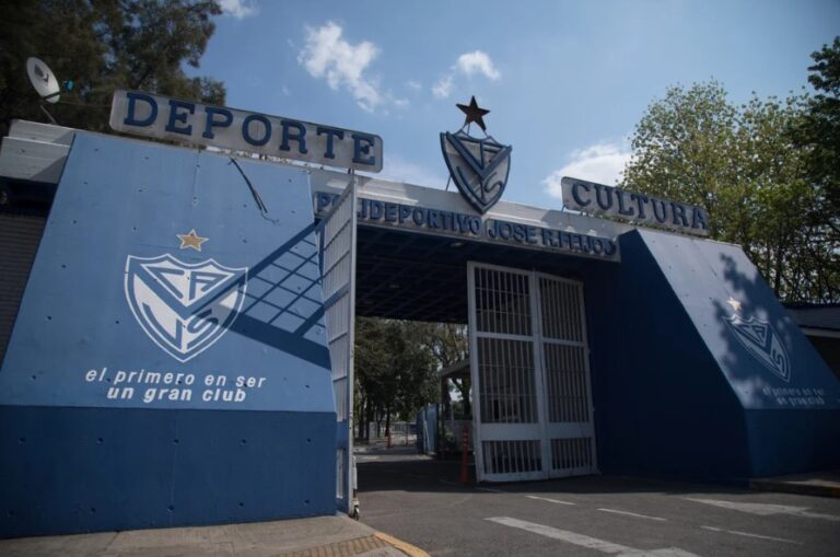 Denunciaron a cuatro jugadores de Vélez por abuso sexual