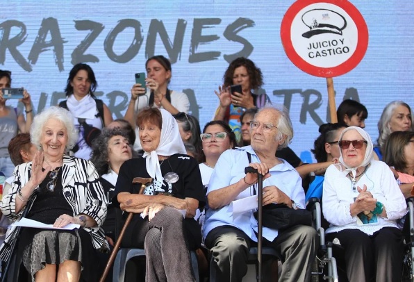 Madres y Abuelas de Plaza de Mayo apuntaron fuertemente contra el Gobierno en el Día de la Memoria