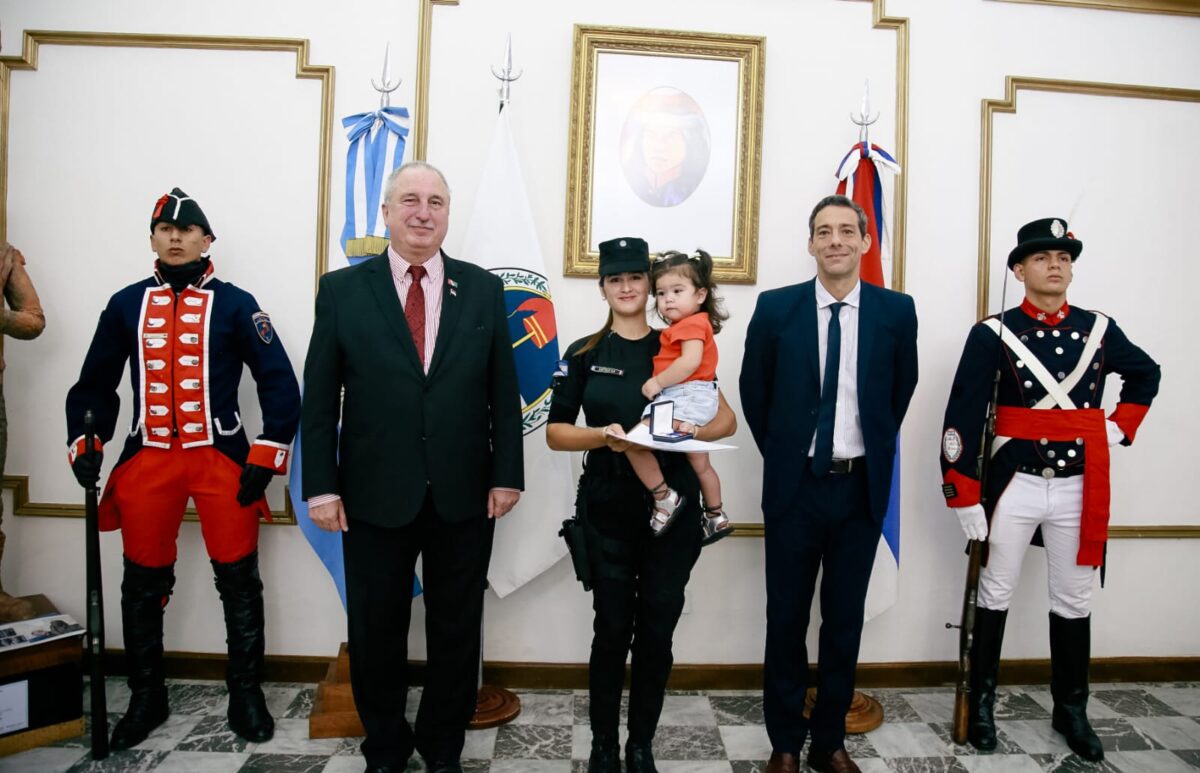 oficial distinguida (1)