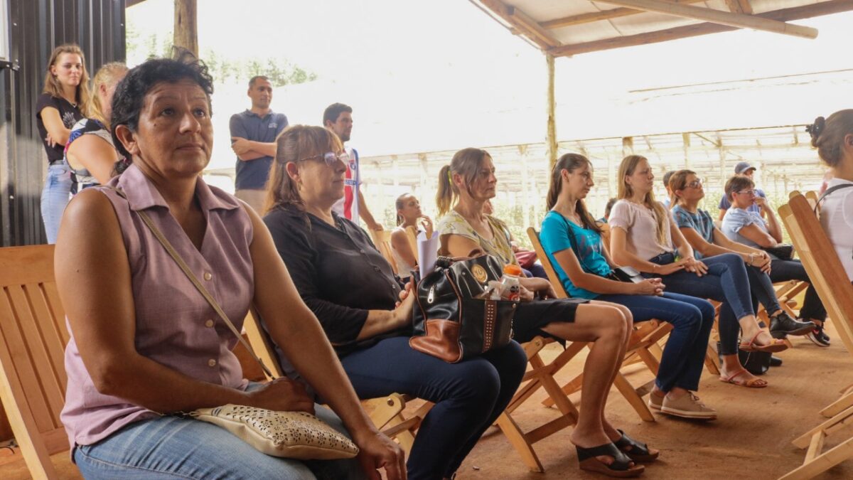 Promueven iniciativas destinadas a mujeres rurales con créditos para la producción
