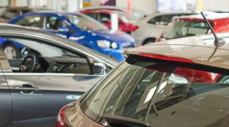Derrumbe del 36% en ventas de autos 0KM en marzo y 30% en el trimestre