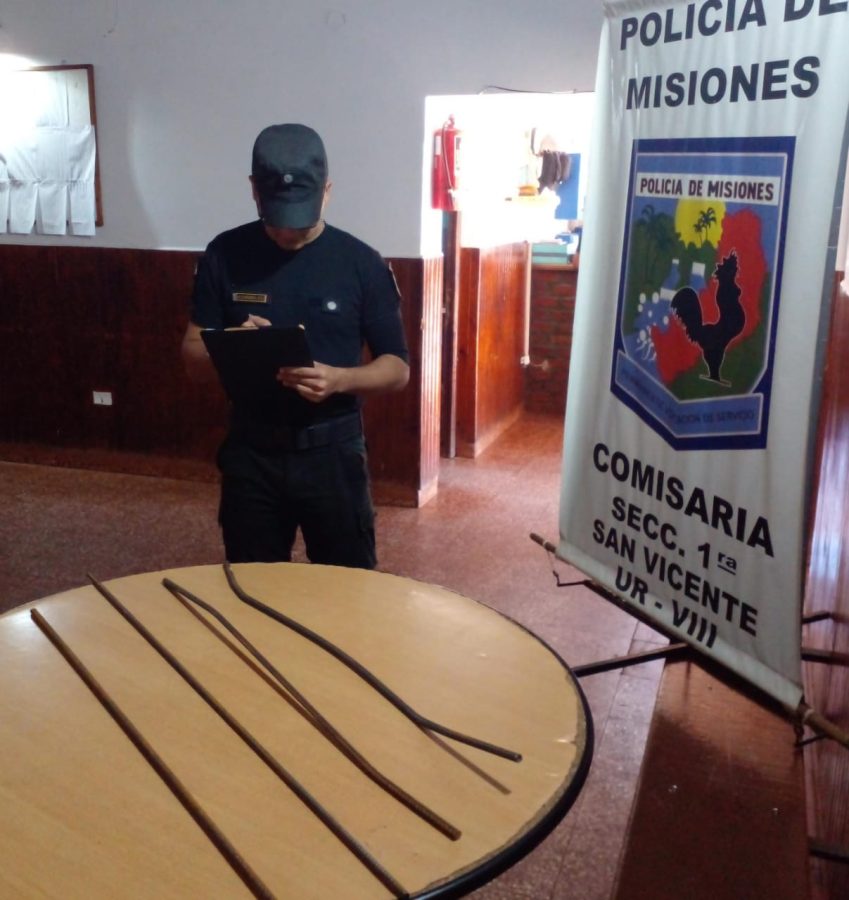 Detuvieron a un hombre por agredir con un hierro a vecinos y a un policía en San Vicente 1 2 - Detuvieron a un hombre por agredir con un hierro a vecinos y a un policia en San Vicente 2 - 1