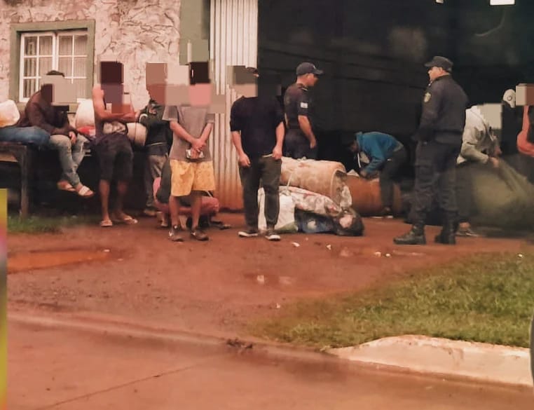 La Policía de Misiones desbarató una supuesta trata de personas en Corrientes y rescató a 14 hombres