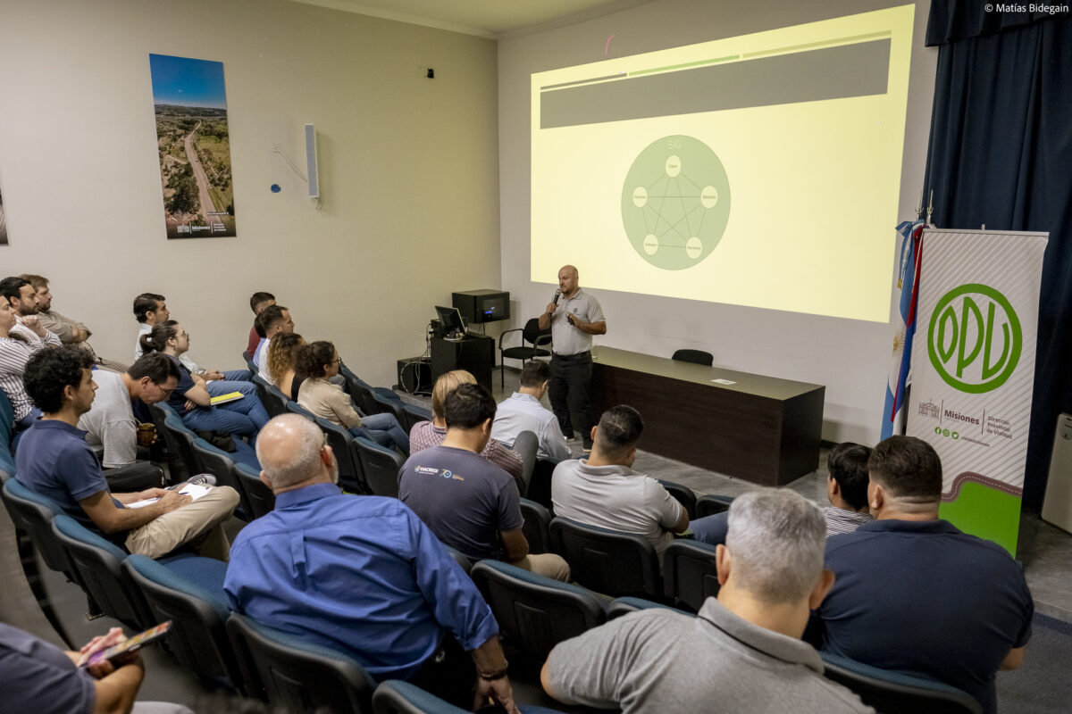 Profesionales se capacitaron en Sistemas de Información Geográfica en Vialidad Misiones