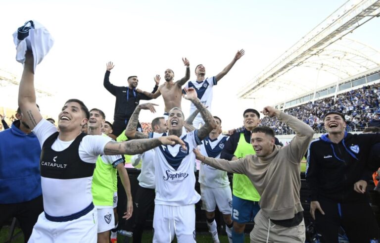 Vélez eliminó a Argentinos y es finalista de la Copa de la Liga
