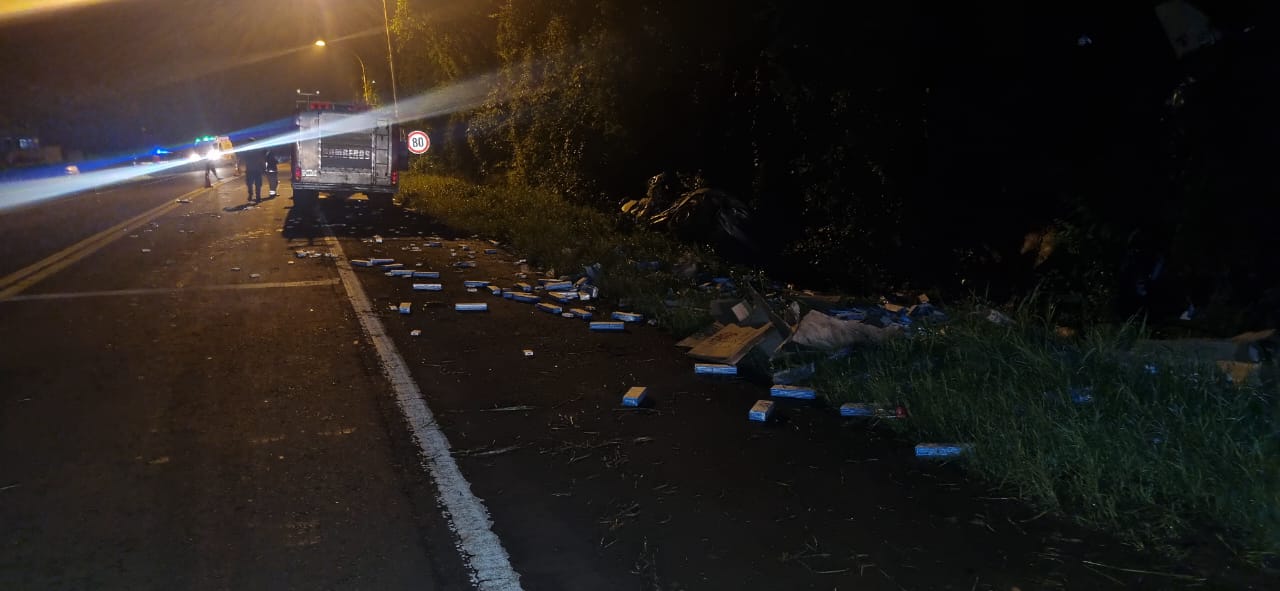 Conductor se encuentra gravemente herido tras despistar: era perseguido por Gendarmería