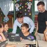 Starlink ya brinda internet satelital en la escuela rural 503 de San Ignacio