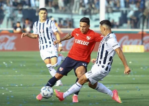 El Rojo de Tevez no levanta cabeza y fue goleado por Talleres en el Libertadores de América