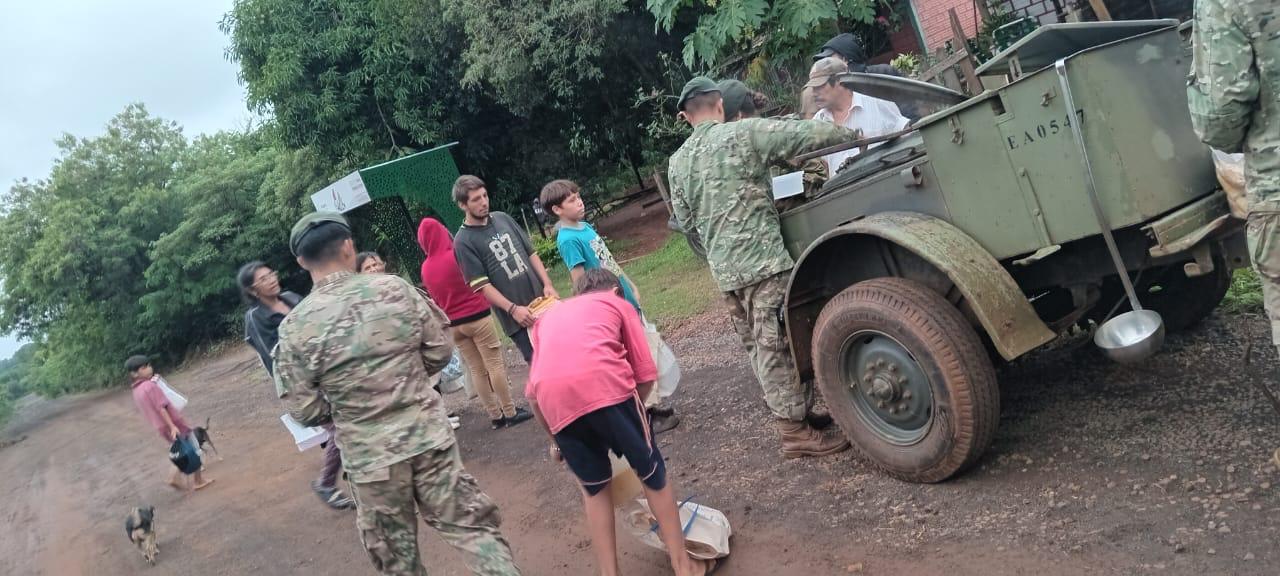 Brindan asistencia a familias posadenas mediante operativos integrales tras el temporal 2 - 11
