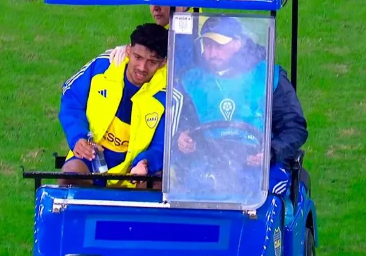 Cristian Medina fue trasladado al hospital tras el golpe que recibió ante Fortaleza