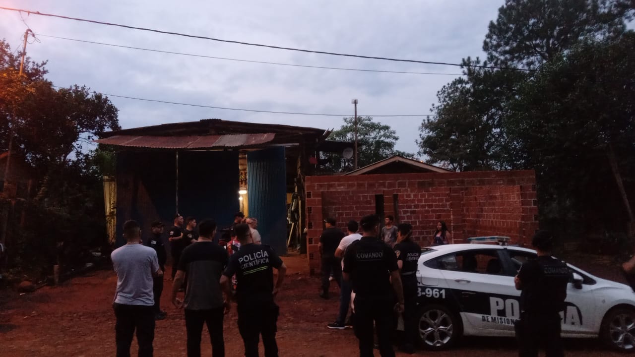 Joven atacada a tiros en Eldorado: hallaron un arma en la casa del novio