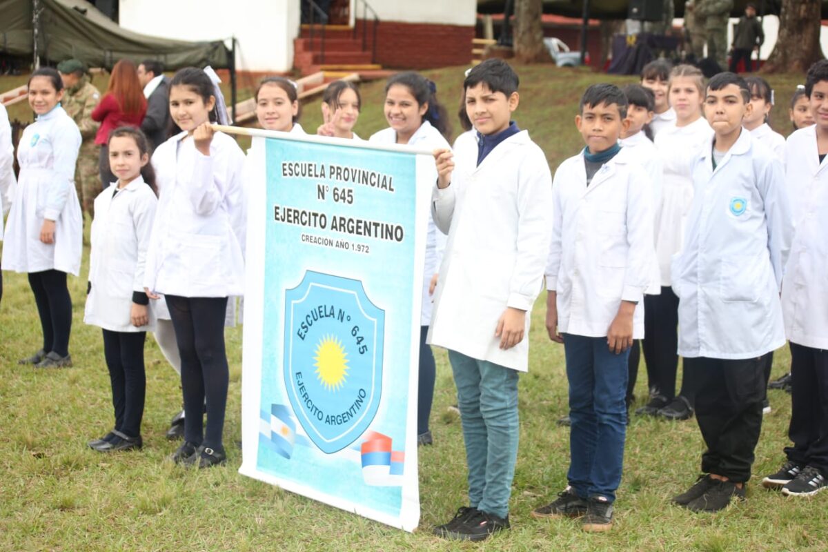 Posadas celebro el 214° Aniversario de la creacion del Ejercito Argentino 3 - 15